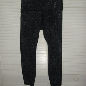 LULULEMON LOGO BLACK WITH BLUE/WHITE SPECKLES CAPRI EXERCISE PANTS